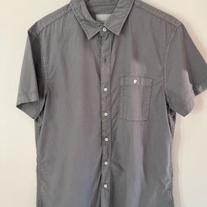 Men’s American Eagle Gray Short Sleeve Button Up Size Large